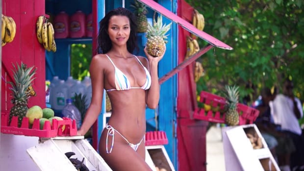 Model Lais Ribeiro Knows How To Have Fun on a Shoot